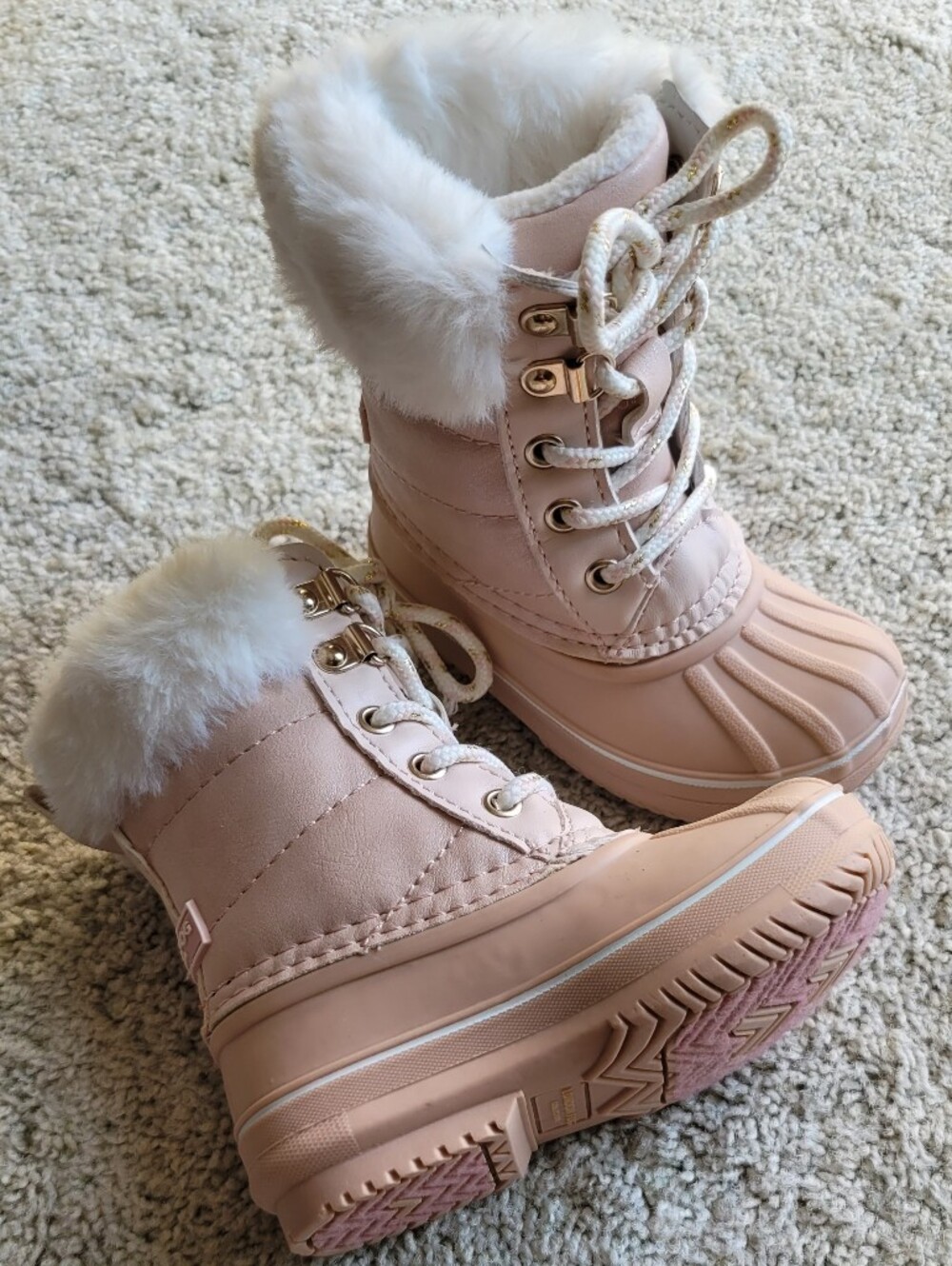 Adorable London Fog Snow Boots  Blush Detailed With Gold Hardware 6